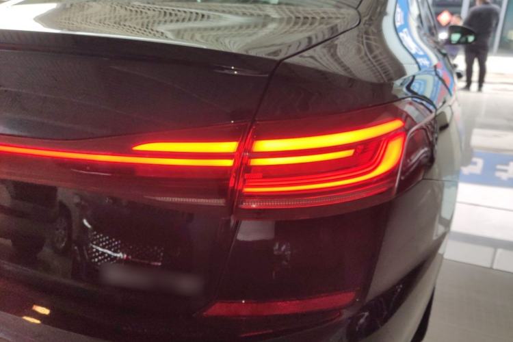 Used Volkswagen Passat 2026 Model, Outstanding 380TSI Xingkong Longteng Edition Right Rear Taillight