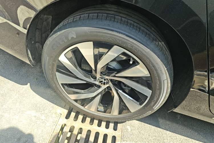 Used Volkswagen Passat 2026 Model, Pro 300TSI Longyao Edition Right Rear Wheel Hub