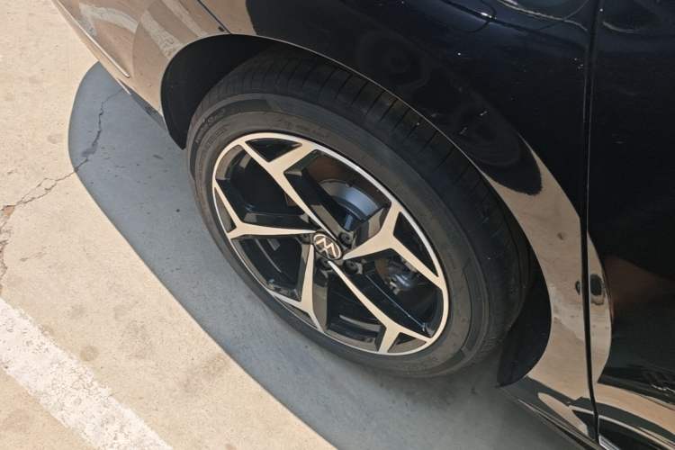 Used Volkswagen Passat 2026 Model, Outstanding 380TSI Xingkong Longteng Edition Right Rear Wheel Hub