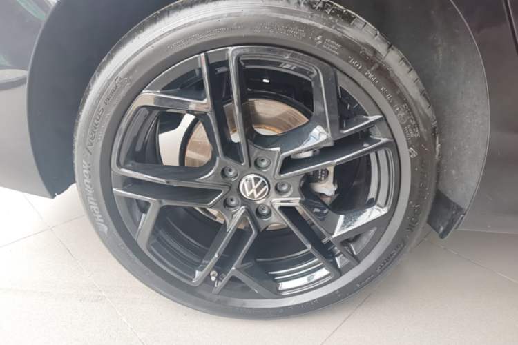 Used Volkswagen Passat 2026 Model, Pro 380TSI Xingkong Longzun Edition Right Rear Wheel Hub