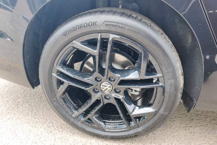 Used Volkswagen Passat 2026 Model, Pro 380TSI Xingkong Longzun Edition Right Rear Wheel Hub
