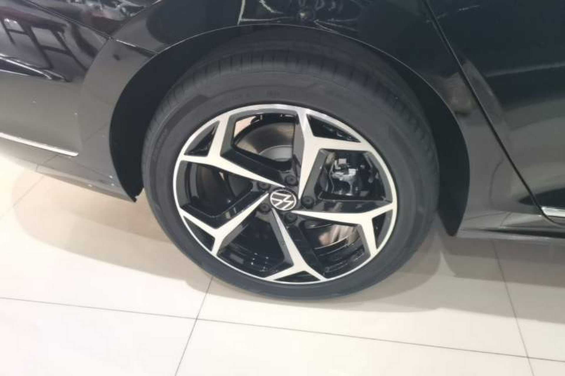 Used Volkswagen Passat 2026 Model, Outstanding 380TSI Xingkong Longteng Edition Right Rear Wheel Hub
