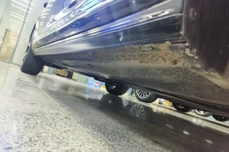 Used Volkswagen Passat 2026 Model, Outstanding 330TSI Xingkong Elite Edition Right Side Sill