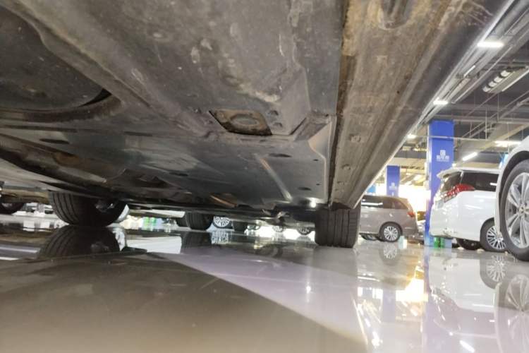 Used Volkswagen Passat 2026 Model, Outstanding 380TSI Xingkong Longyao Edition Right Side Sill