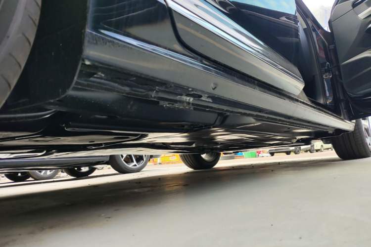 Used Volkswagen Passat 2026 Model, Outstanding 380TSI Xingkong Longteng Edition Right Side Sill