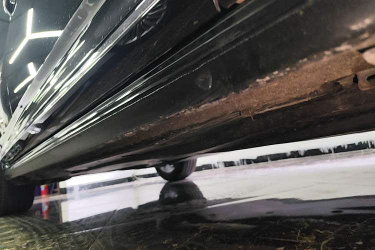 Used Volkswagen Passat 2026 Model, Outstanding 330TSI Elite Edition Right Side Sill