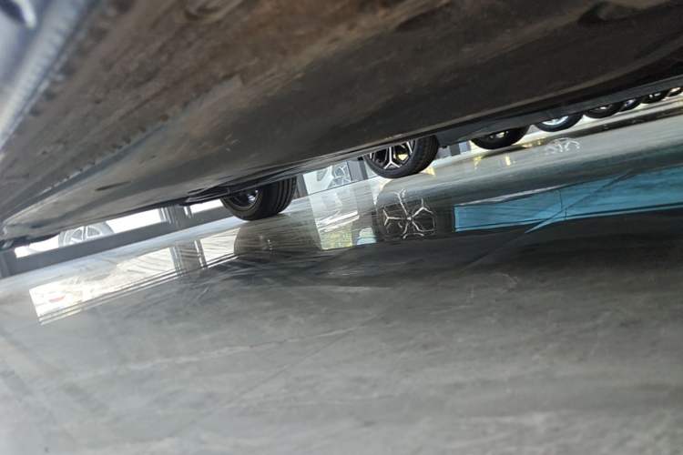 Used Volkswagen Passat 2026 Model, Outstanding 330TSI Xingkong Elite Edition Right Side Sill
