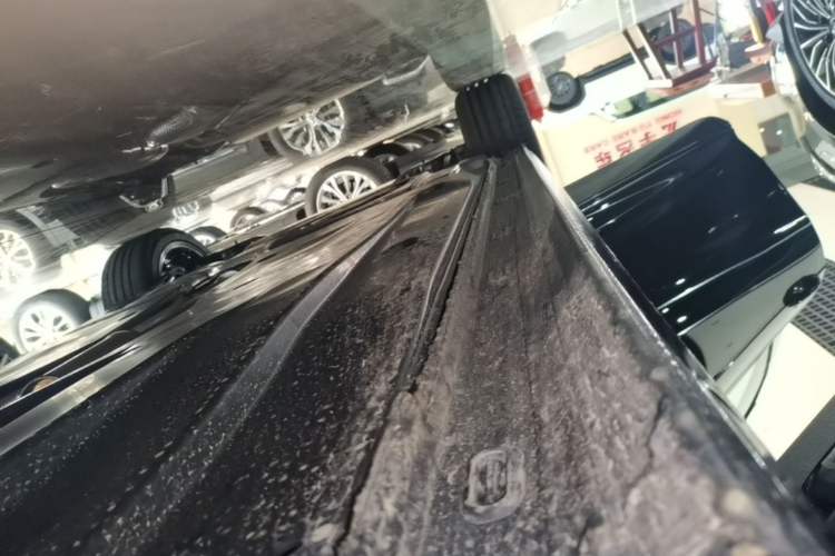 Used Volkswagen Passat 2026 Model, Outstanding 380TSI Xingkong Longteng Edition Right Side Sill
