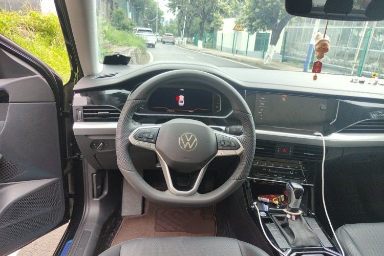 Used Volkswagen Passat 2026 Model, Outstanding 330TSI Xingkong Elite Edition Steering Wheel