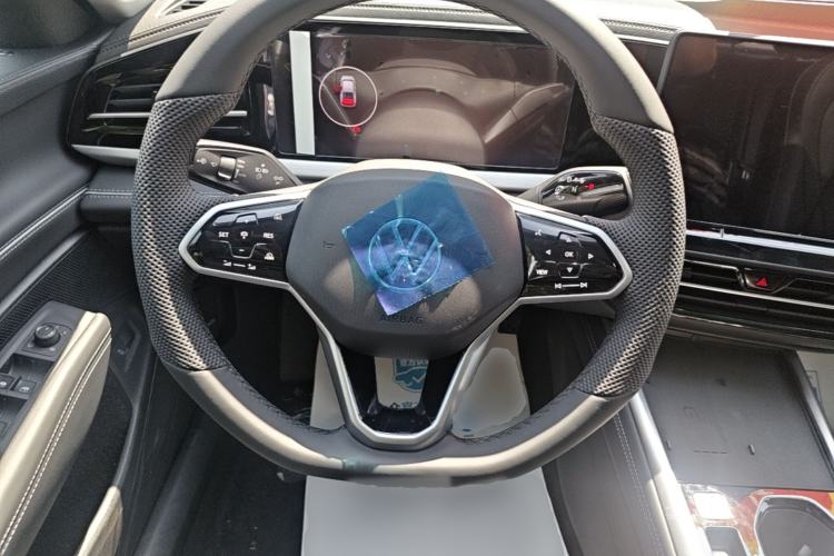 Used Volkswagen Passat 2026 Model, Pro 300TSI Longyao Edition Steering Wheel