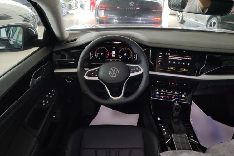 Used Volkswagen Passat 2026 Model, Outstanding 380TSI Xingkong Longteng Edition Steering Wheel