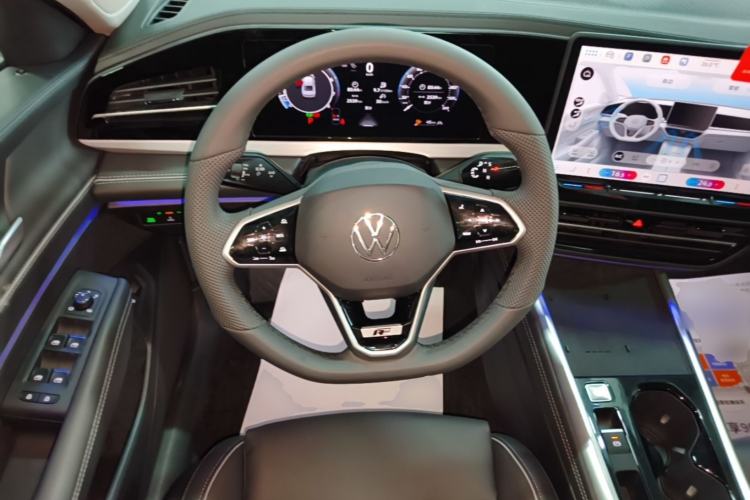Used Volkswagen Passat 2026 Model, Pro 380TSI Xingkong Longyao Edition Steering Wheel
