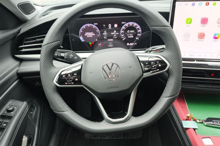 Used Volkswagen Passat 2026 Model, Pro 380TSI Longyun Edition Steering Wheel