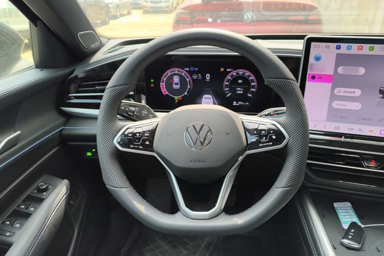 Used Volkswagen Passat 2026 Model, Pro 380TSI Xingkong Longzun Edition Steering Wheel
