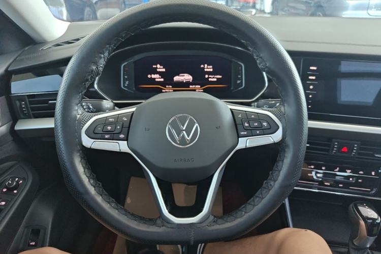 Used Volkswagen Passat 2026 Model, Outstanding 330TSI Xingkong Elite Edition Steering Wheel