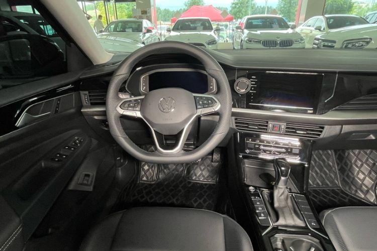 Used Volkswagen Passat 2026 Model, Outstanding 380TSI Xingkong Longteng Edition Steering Wheel