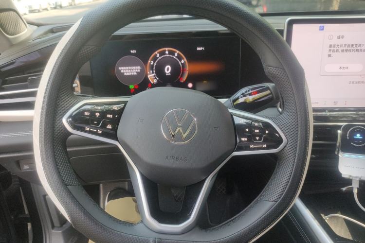 Used Volkswagen Passat 2026 Model, Pro 380TSI Longyao Edition Steering Wheel