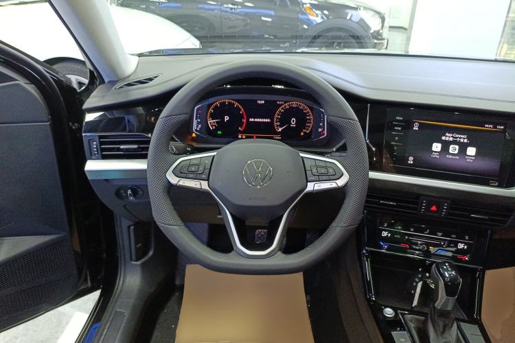 Used Volkswagen Passat 2026 Model, Outstanding 330TSI Elite Edition Steering Wheel