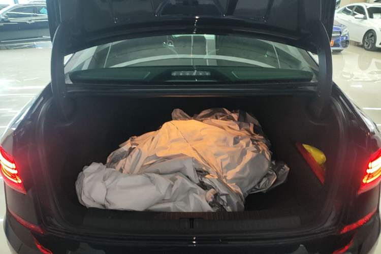 Used Volkswagen Passat 2026 Model, Outstanding 380TSI Longteng Edition Trunk