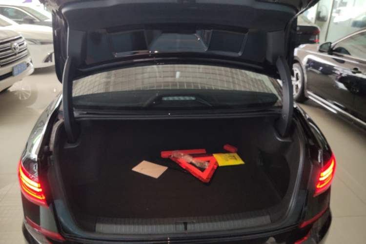 Used Volkswagen Passat 2026 Model, Outstanding 380TSI Xingkong Longteng Edition Trunk