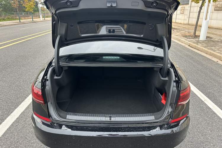 Used Volkswagen Passat 2026 Model, Outstanding 380TSI Xingkong Longteng Edition Trunk