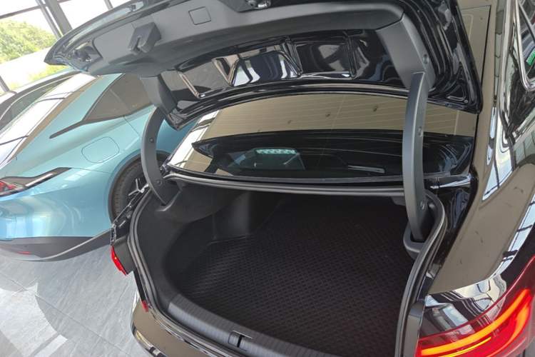 Used Volkswagen Passat 2026 Model, Outstanding 330TSI Xingkong Elite Edition Trunk