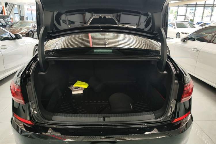 Used Volkswagen Passat 2026 Model, Outstanding 380TSI Xingkong Longteng Edition Trunk