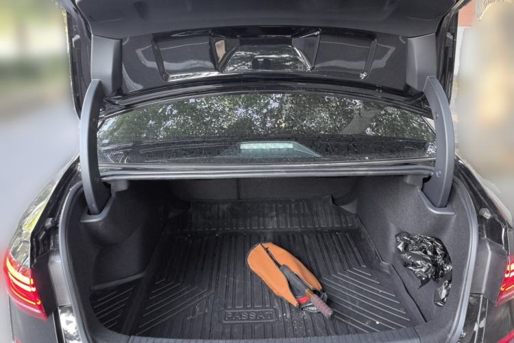 Used Volkswagen Passat 2026 Model, Outstanding 380TSI Longteng Edition Trunk