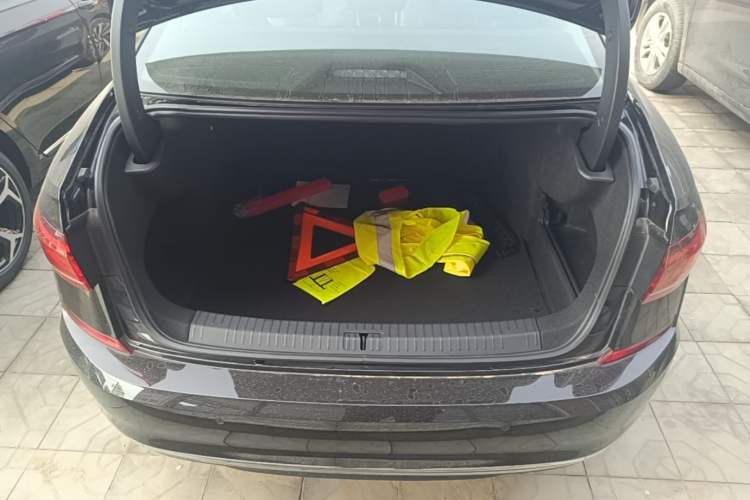 Used Volkswagen Passat 2026 Model, Outstanding 380TSI Longteng Edition Trunk