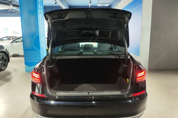Used Volkswagen Passat 2026 Model, Outstanding 380TSI Xingkong Longteng Edition Trunk