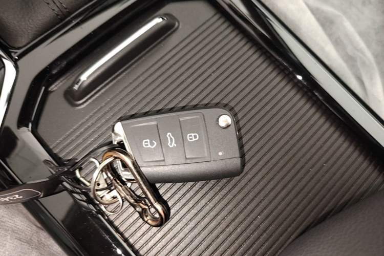 Used Volkswagen Passat 2026 Model, Outstanding 380TSI Longteng Edition Vehicle Key