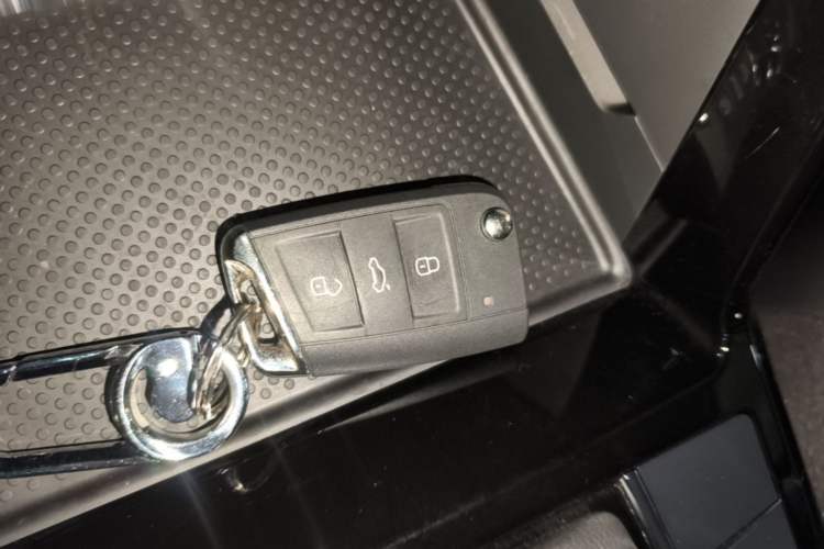 Used Volkswagen Passat 2026 Model, Outstanding 380TSI Xingkong Longteng Edition Vehicle Key