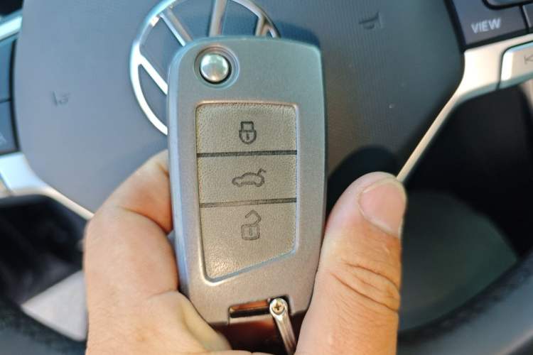 Used Volkswagen Passat 2026 Model, Outstanding 380TSI Xingkong Longyao Edition Vehicle Key