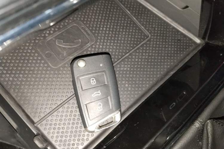 Used Volkswagen Passat 2026 Model, Outstanding 380TSI Xingkong Longyao Edition Vehicle Key