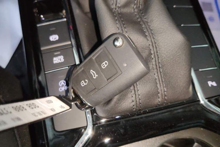 Used Volkswagen Passat 2026 Model, Outstanding 380TSI Xingkong Longteng Edition Vehicle Key