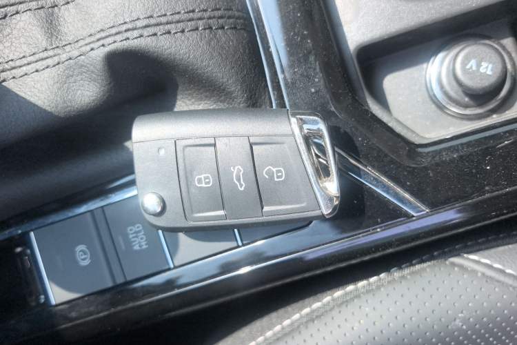 Used Volkswagen Passat 2026 Model, Outstanding 380TSI Longteng Edition Vehicle Key
