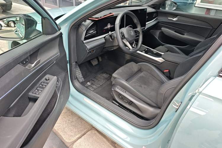 Used Volkswagen Passat 2026 Model, Pro 380TSI Xingkong Longzun Edition Driver Seat