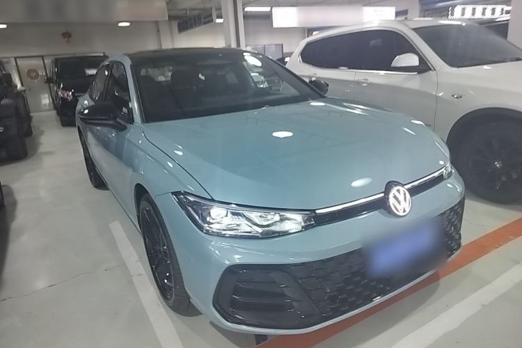 Used Volkswagen Passat 2026 Model, Pro 380TSI Xingkong Longzun Edition Front Right 45 Deg