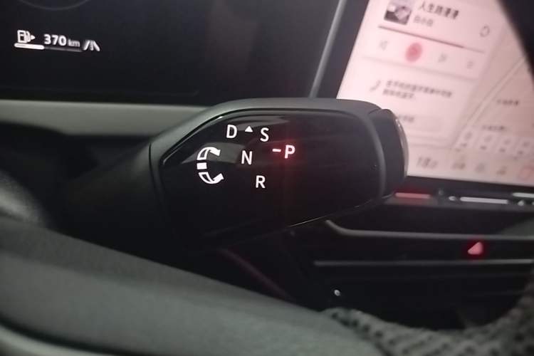 Used Volkswagen Passat 2026 Model, Pro 380TSI Xingkong Longzun Edition Gear Lever