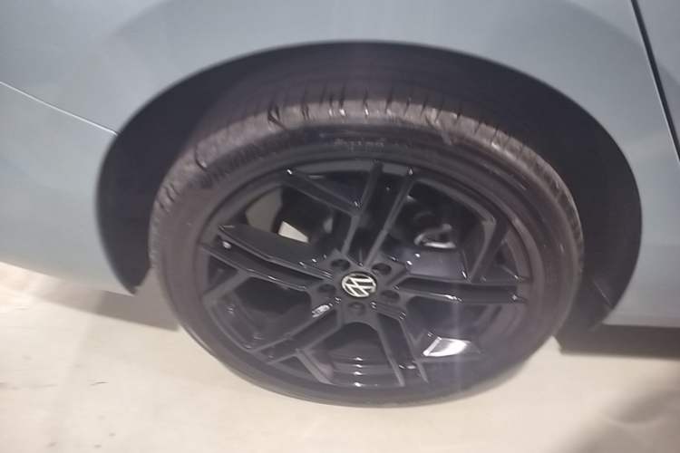 Used Volkswagen Passat 2026 Model, Pro 380TSI Xingkong Longzun Edition Right Rear Wheel Hub