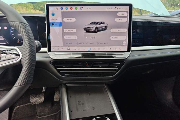 Used Volkswagen Passat 2026 Model, Pro 380TSI Xingkong Longzun Edition Audio And AC Panel