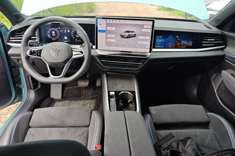Used Volkswagen Passat 2026 Model, Pro 380TSI Xingkong Longzun Edition Center Console