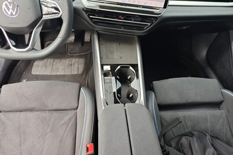 Used Volkswagen Passat 2026 Model, Pro 380TSI Xingkong Longzun Edition Gear Lever
