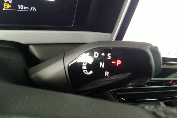 Used Volkswagen Passat 2026 Model, Pro 380TSI Xingkong Longzun Edition Gear Lever