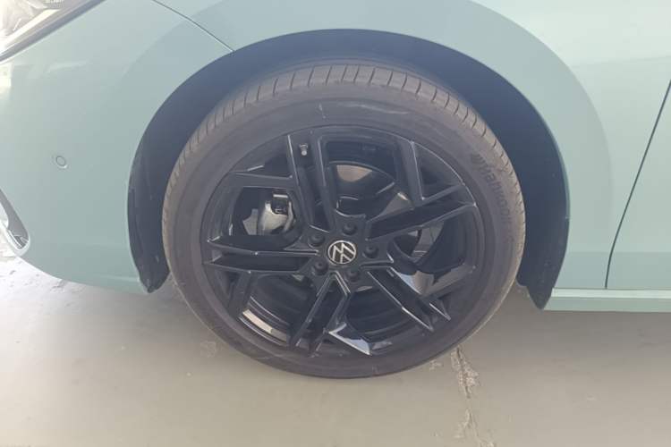 Used Volkswagen Passat 2026 Model, Pro 380TSI Xingkong Longzun Edition Left Front Wheel Hub