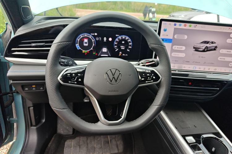 Used Volkswagen Passat 2026 Model, Pro 380TSI Xingkong Longzun Edition Steering Wheel