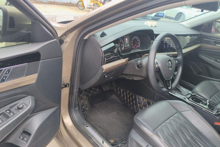 Used Volkswagen Passat New Energy 2020 430 PHEV Hybrid Luxury Edition China VI Standard Driver Seat