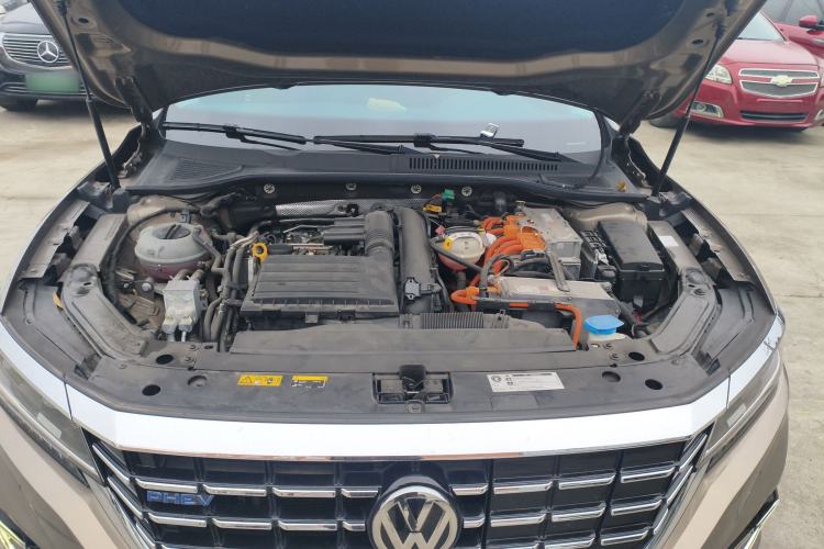 Used Volkswagen Passat New Energy 2020 430 PHEV Hybrid Luxury Edition China VI Standard Engine Bay