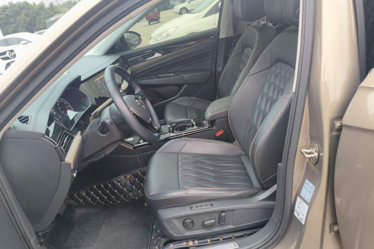 Used Volkswagen Passat New Energy 2020 430 PHEV Hybrid Luxury Edition China VI Standard Left Front Seat