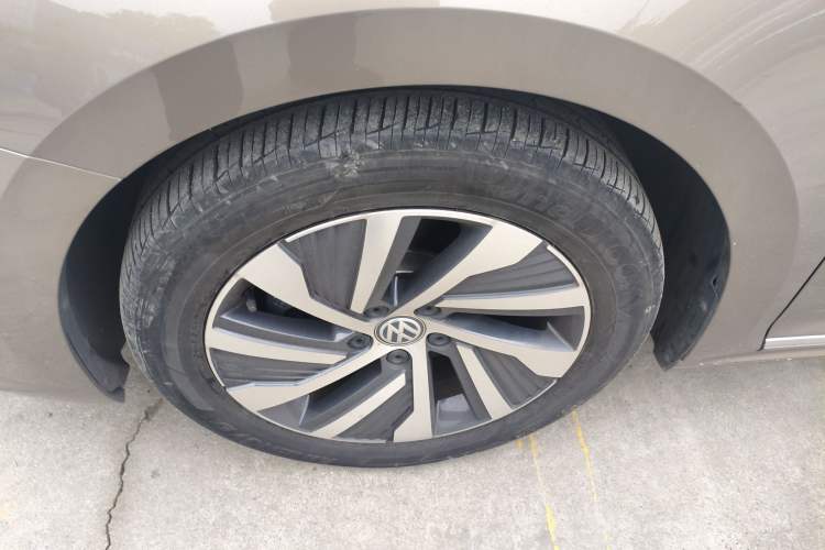 Used Volkswagen Passat New Energy 2020 430 PHEV Hybrid Luxury Edition China VI Standard Left Front Wheel Hub
